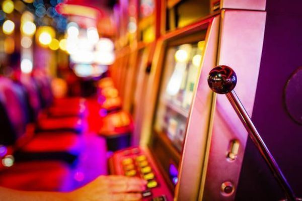 Slot Demo vs Asli, Mana yang Lebih Menguntungkan